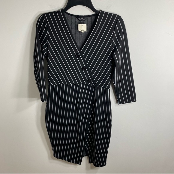 Miss Selfridge Pin Striped Dress NWT Sz 6 Black White Long Sleeve Midi - Picture 2 of 9
